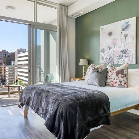 Backup-Powered Colourfull City Balcony Apartment Cape Town Luaran gambar