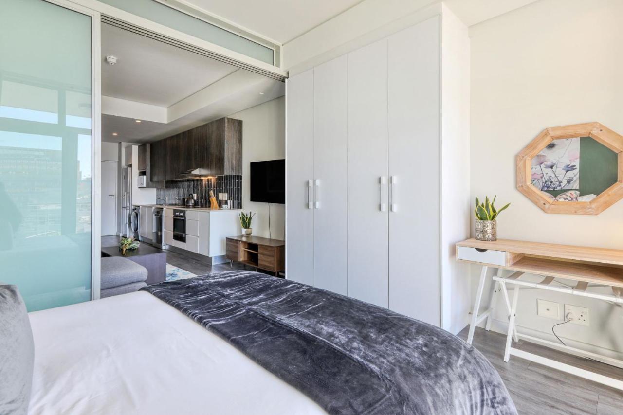 Backup-Powered Colourfull City Balcony Apartment Cape Town Luaran gambar