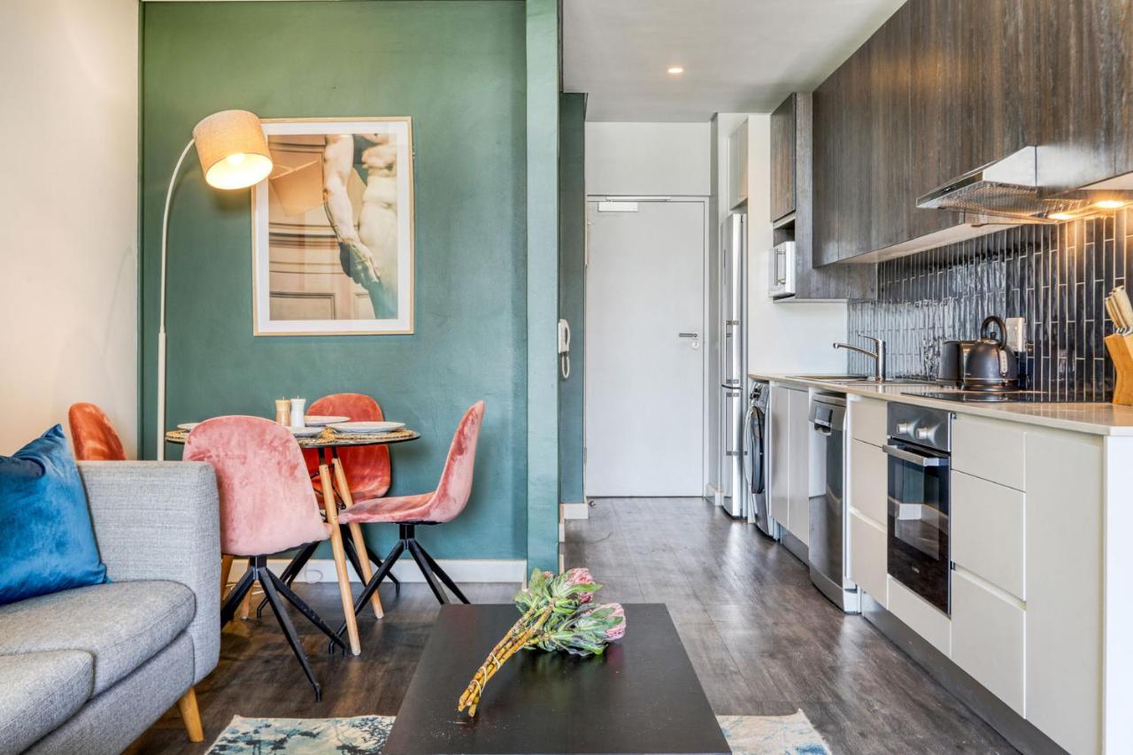 Backup-Powered Colourfull City Balcony Apartment Cape Town Luaran gambar