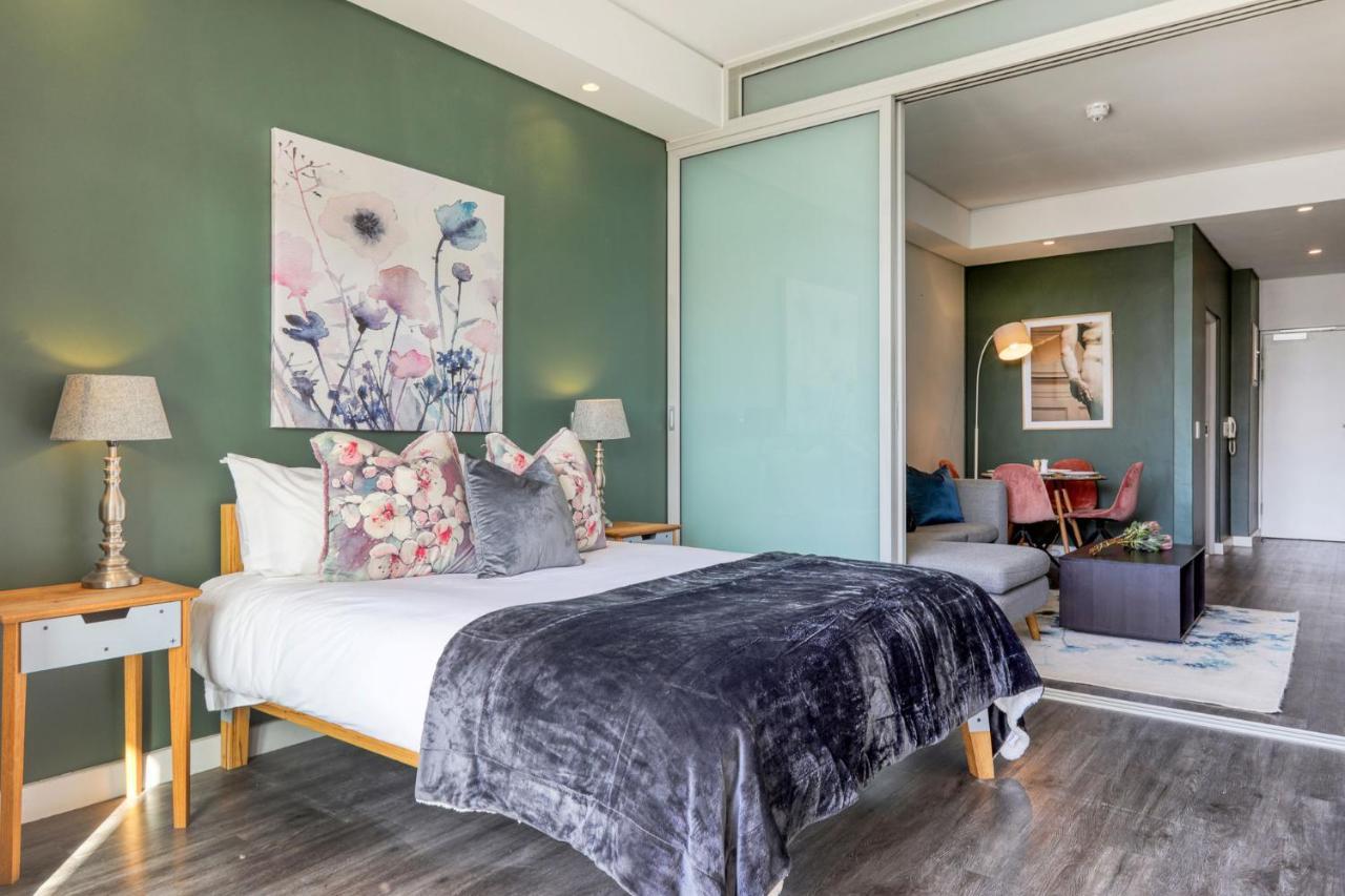 Backup-Powered Colourfull City Balcony Apartment Cape Town Luaran gambar
